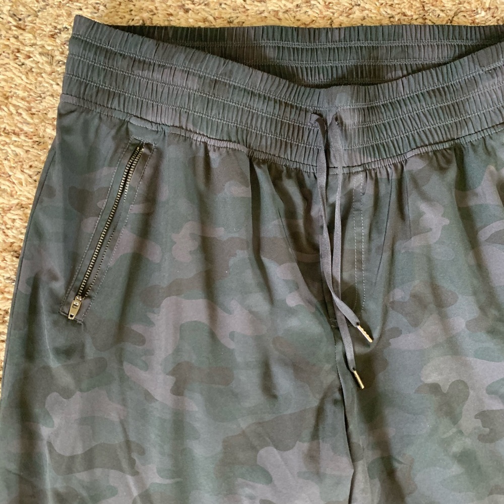 Danskin Camo Joggers